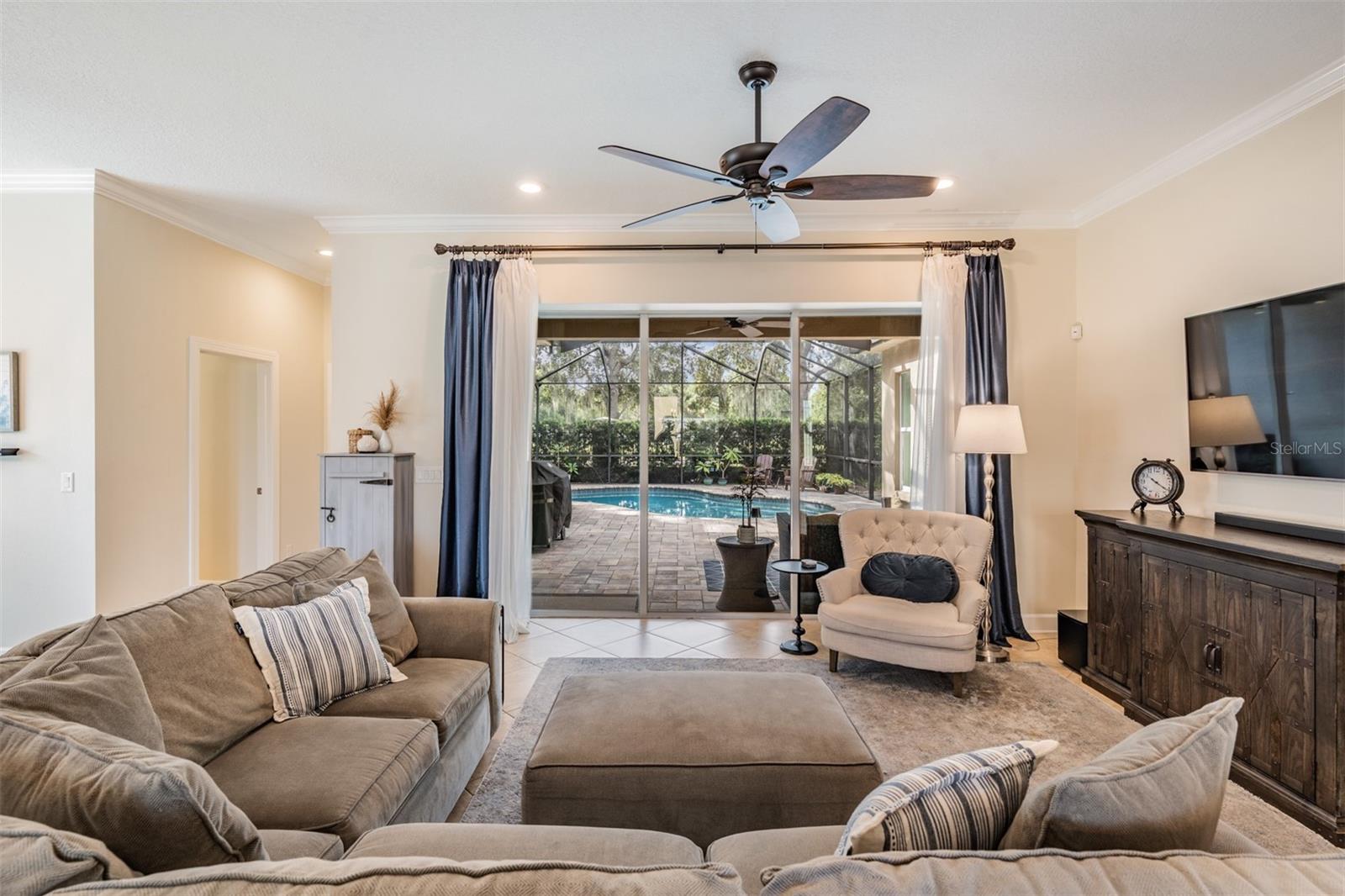 LAKE THOMAS POINTE - Residential