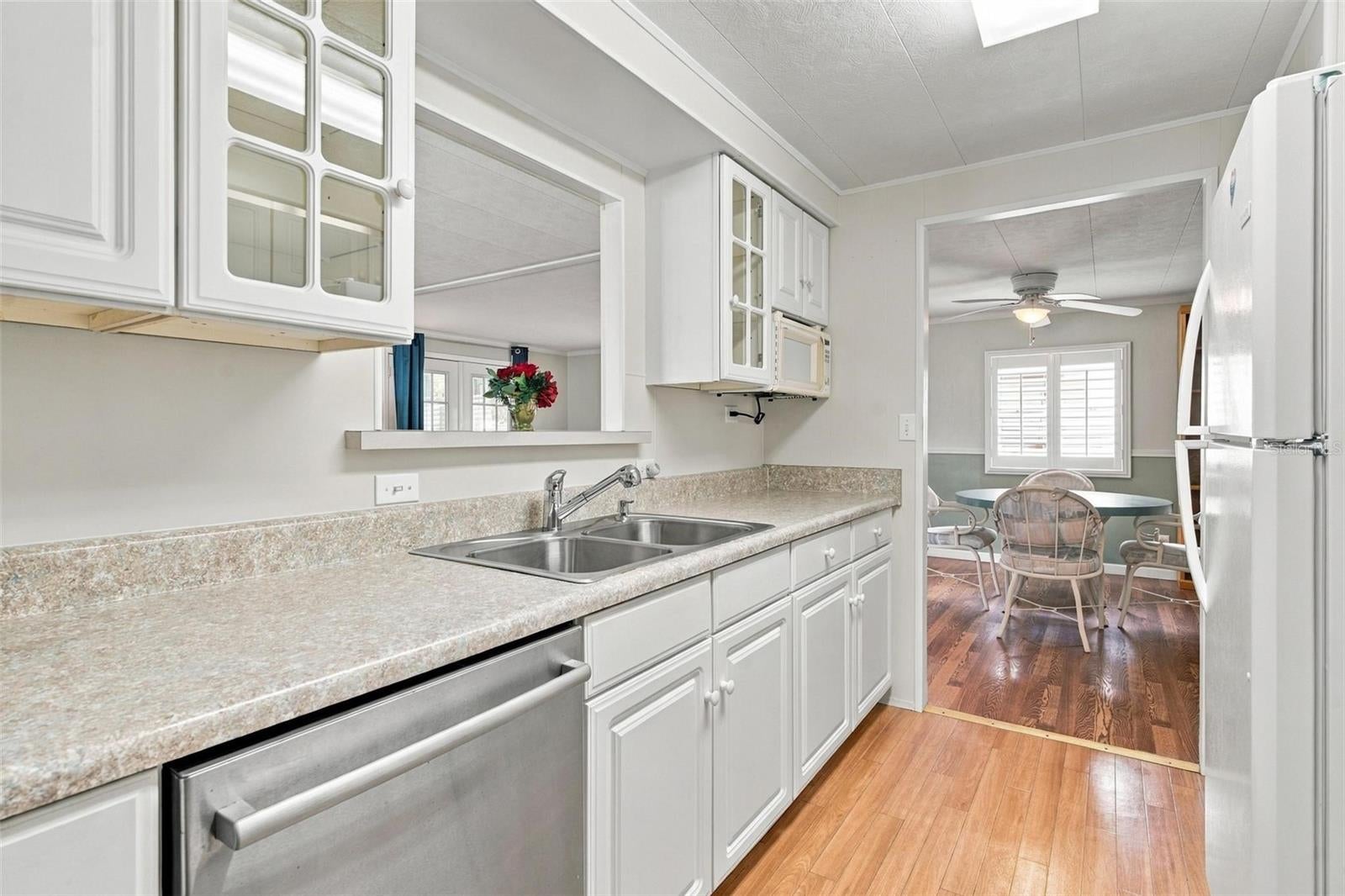 33 COCOS PLUMOSA DRIVE