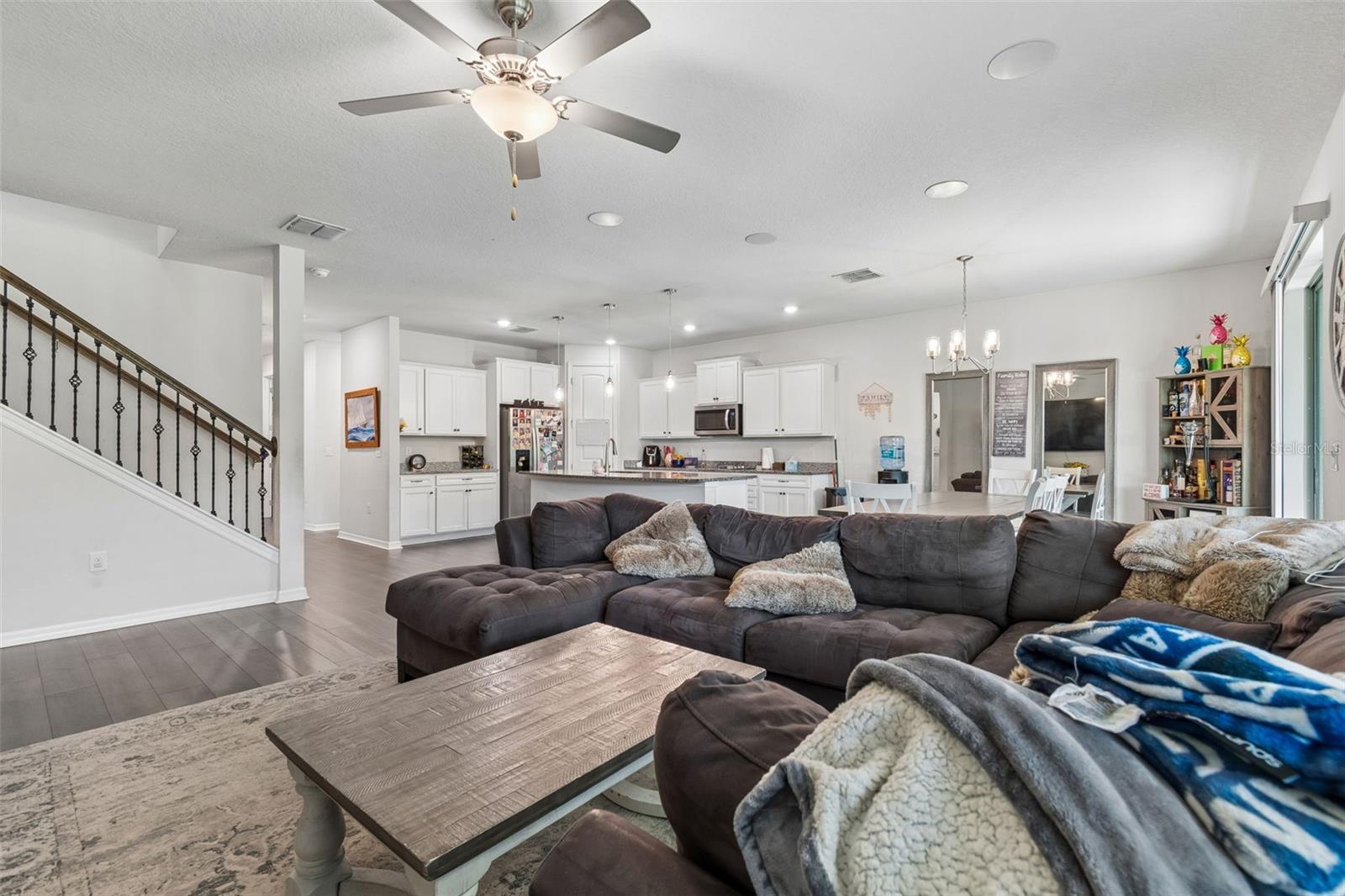 EPPERSON RANCH SOUTH PH 3B & 3 - Residential