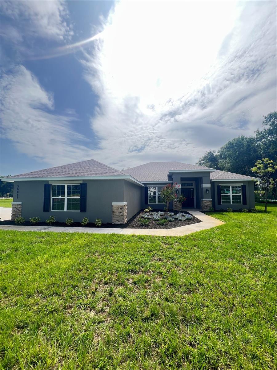 Photo of 36861 Hidden View Circle, Dade City, FL 33523 (MLS # TB8524754)