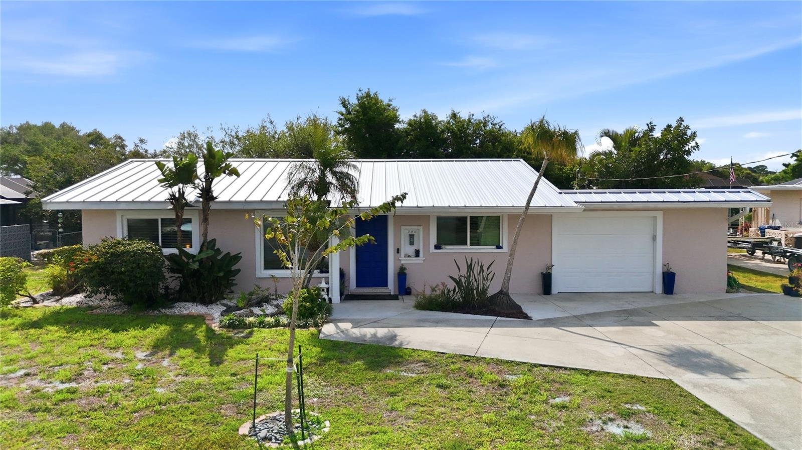 WATERFRONT ESTATES - Residential