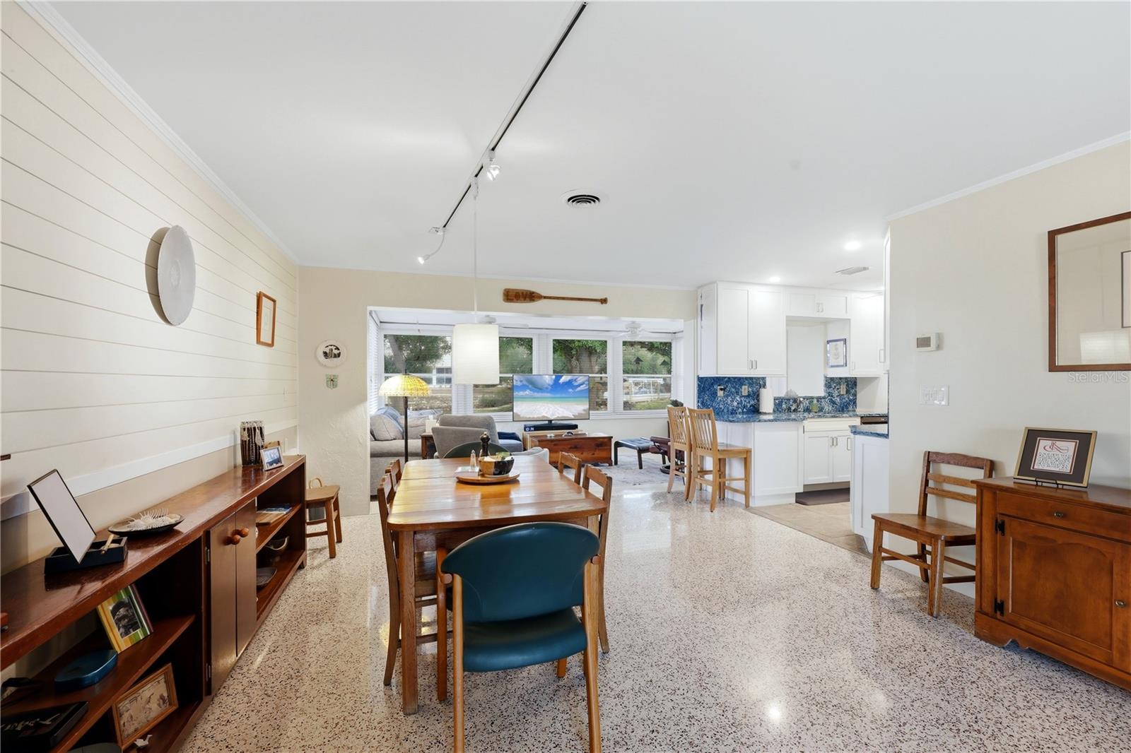 WATERFRONT ESTATES - Residential