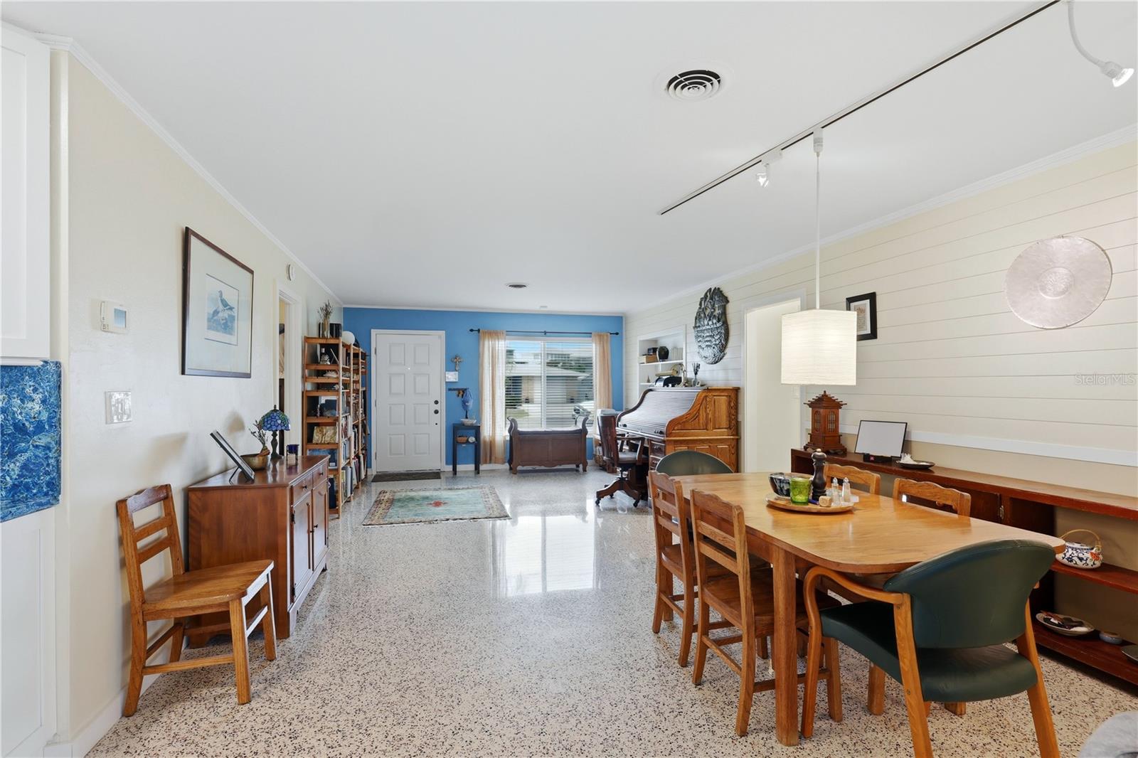 WATERFRONT ESTATES - Residential