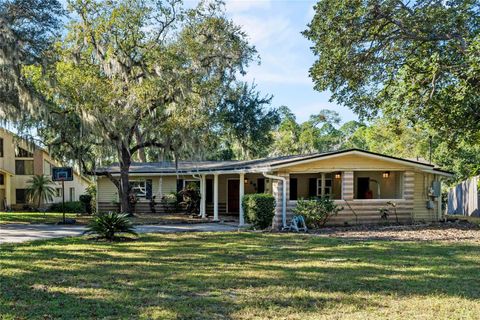 A home in LAKE MARY