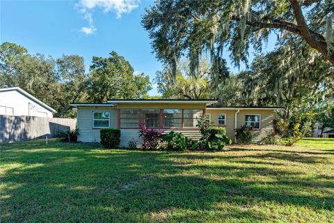 A home in LAKE MARY