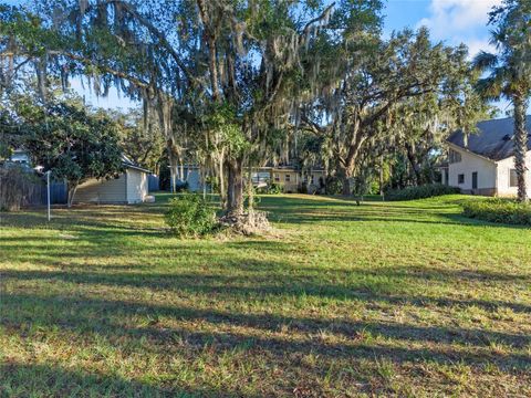 A home in LAKE MARY