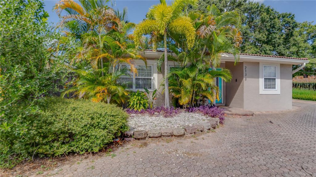 Photo of 2133 43rd Avenue N, St Petersburg, FL 33714 (MLS # P4936593)