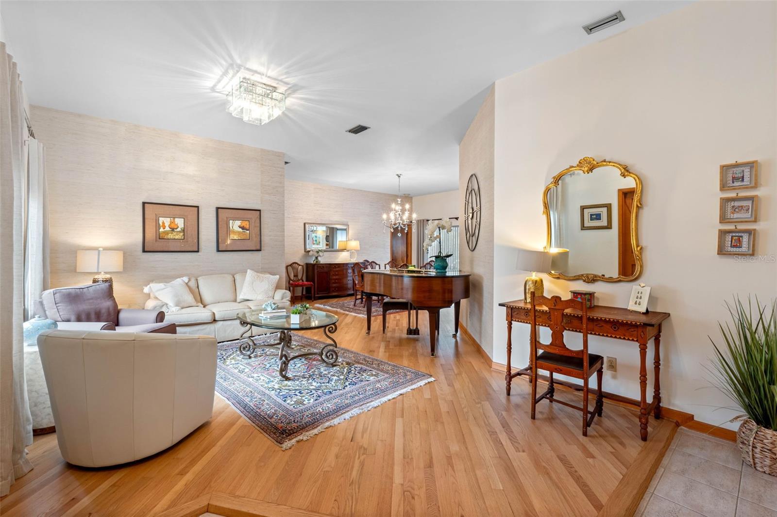 365 MAYFAIR CIRCLE E
