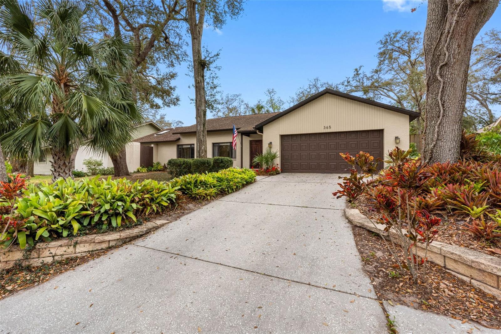 365 MAYFAIR CIRCLE E