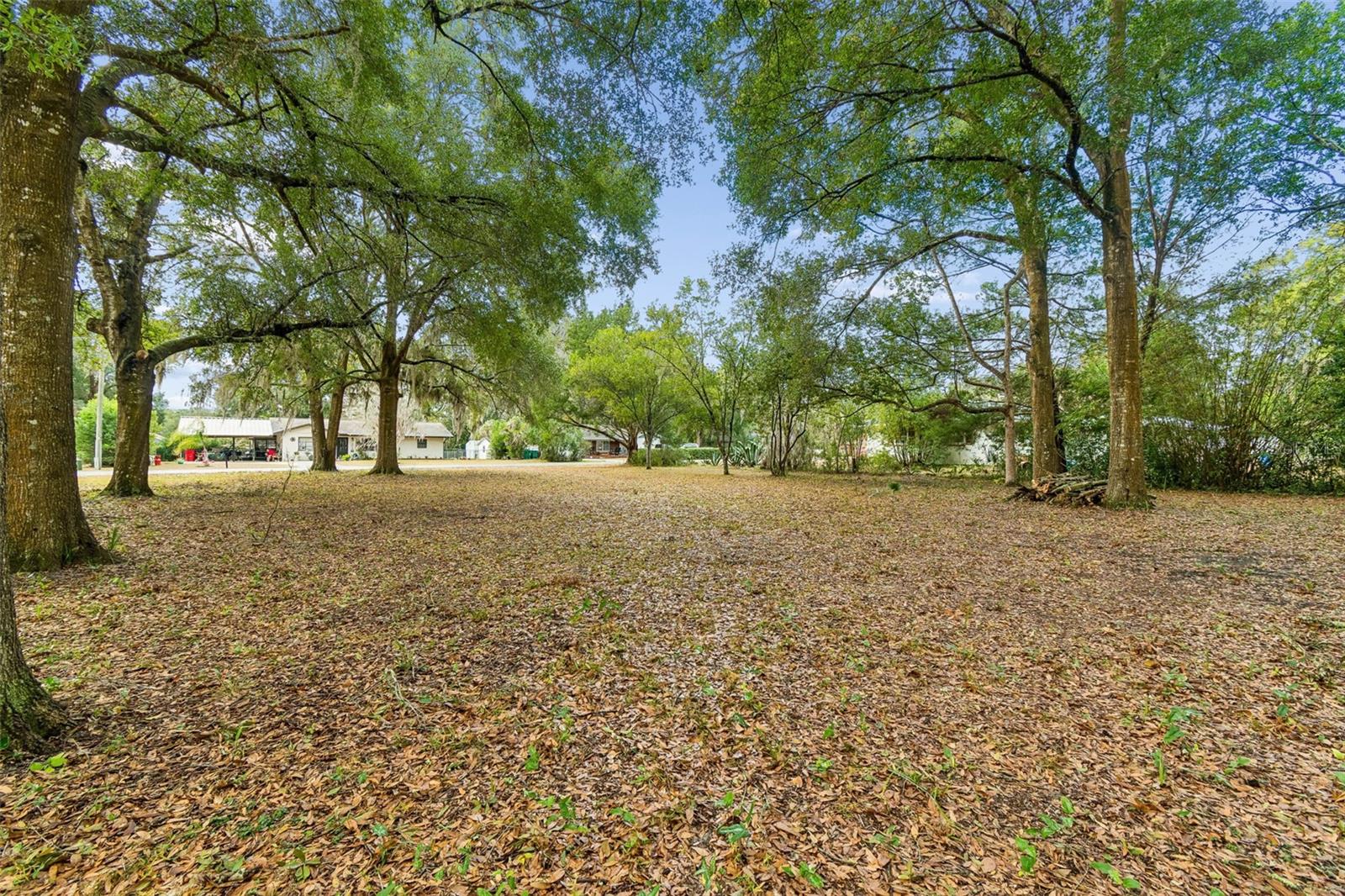 SPORTSMENS PARK - Land