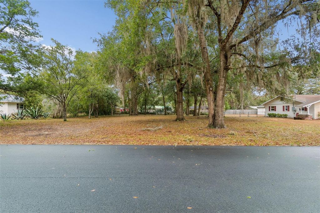 Photo of 5501 E Live Oak Lane, Inverness, FL 34453 (MLS # TB8471066)