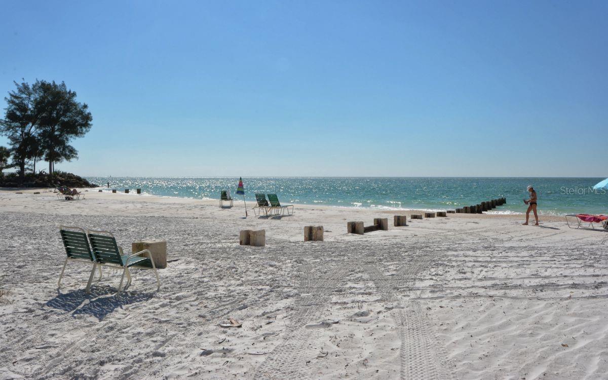 WHISPERING SANDS - Residential