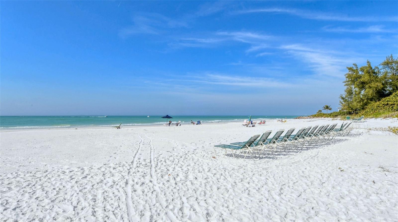 WHISPERING SANDS - Residential