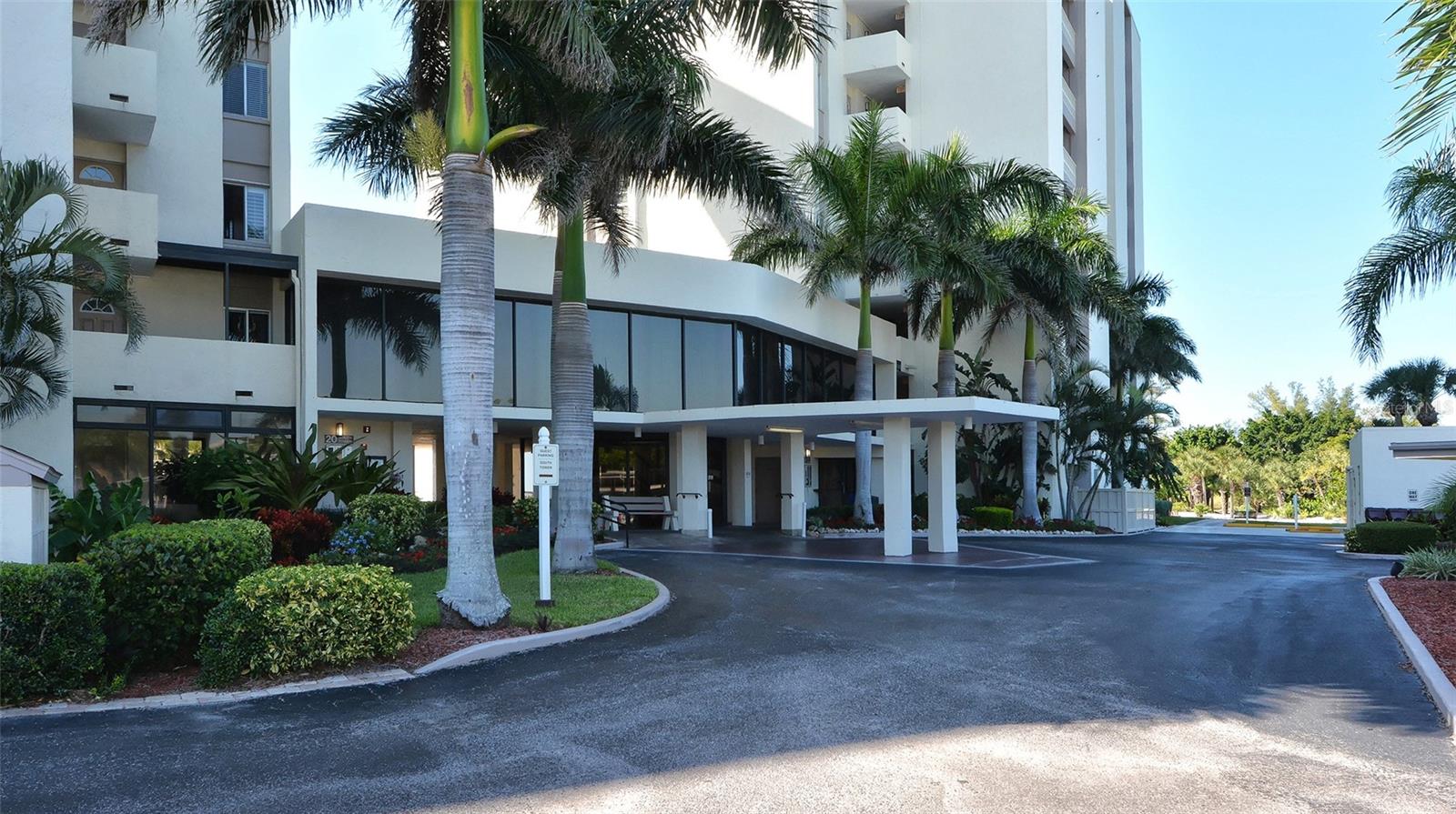 WHISPERING SANDS - Residential