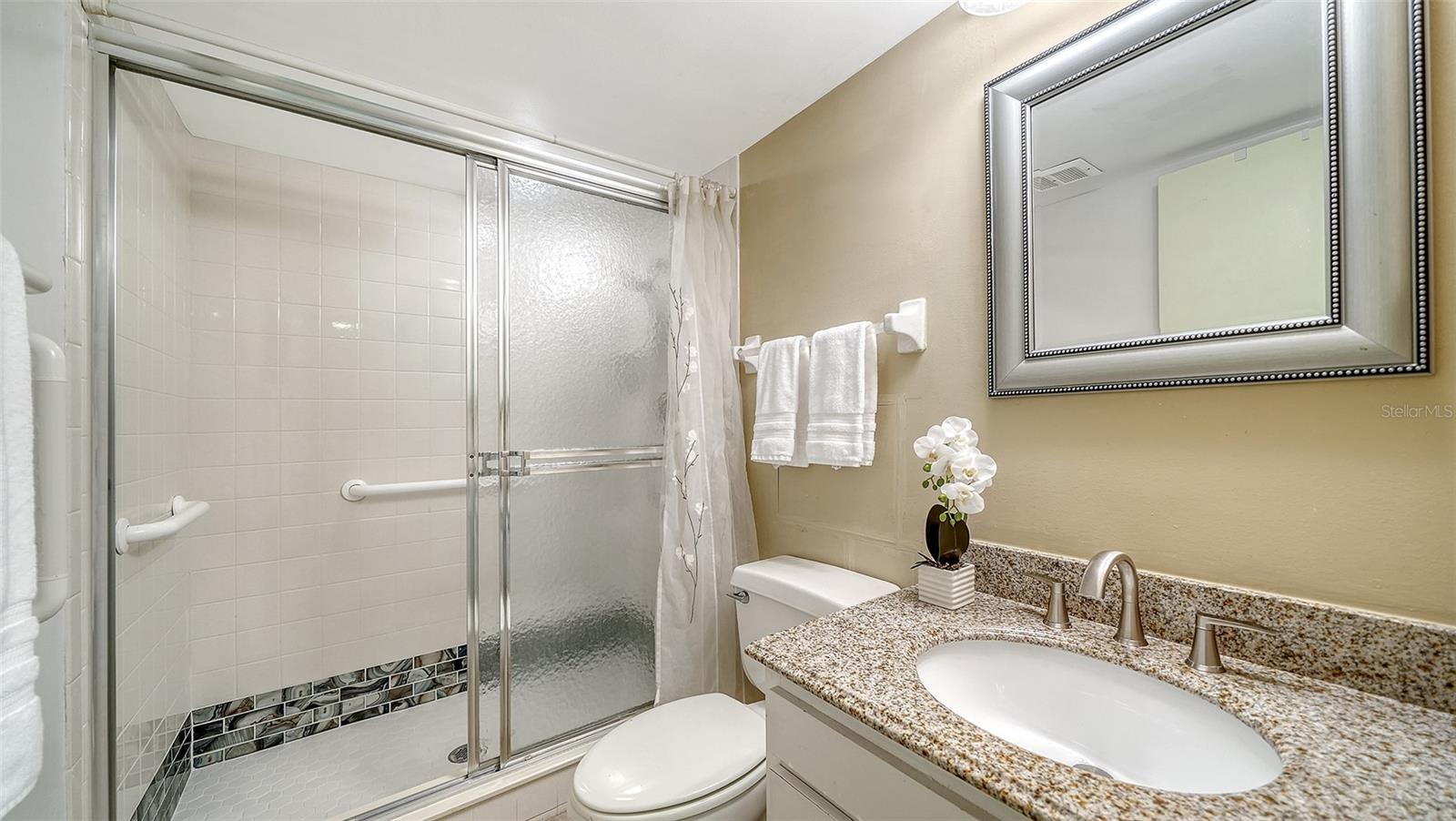 WHISPERING SANDS - Residential