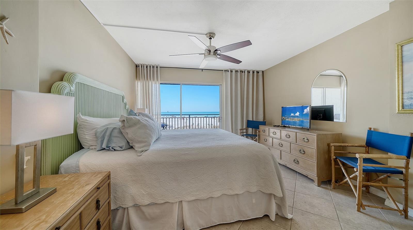 WHISPERING SANDS - Residential