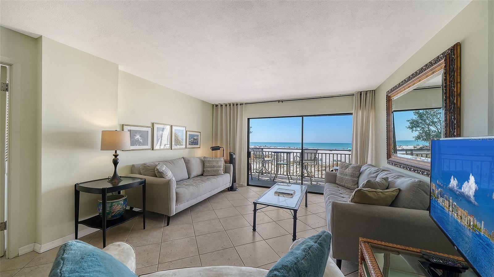 WHISPERING SANDS - Residential