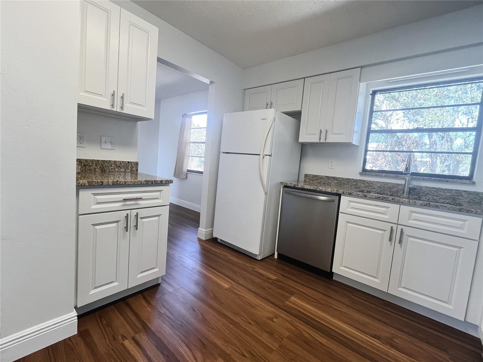 AVON PARK LAKES - Residential