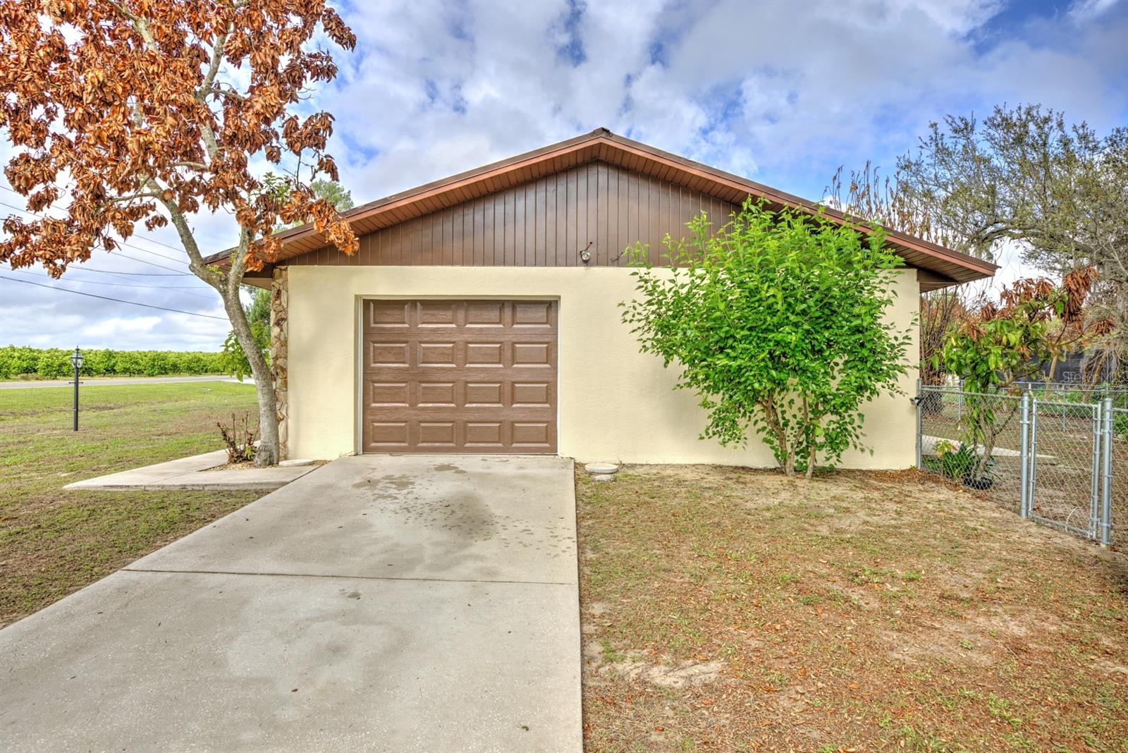 AVON PARK LAKES - Residential