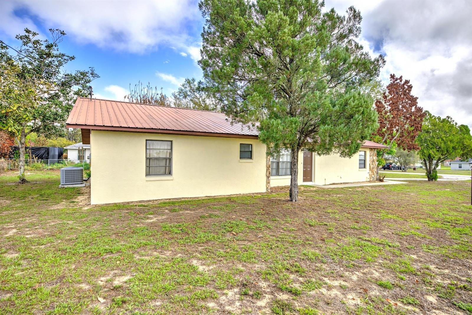 AVON PARK LAKES - Residential