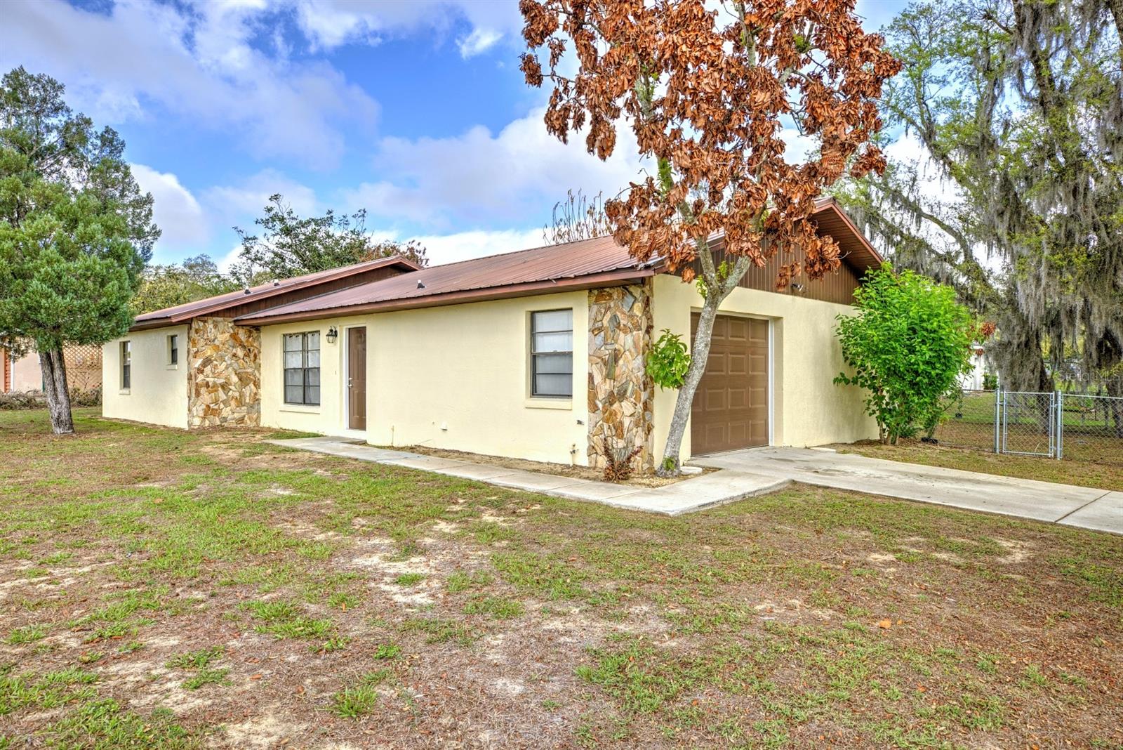 AVON PARK LAKES - Residential