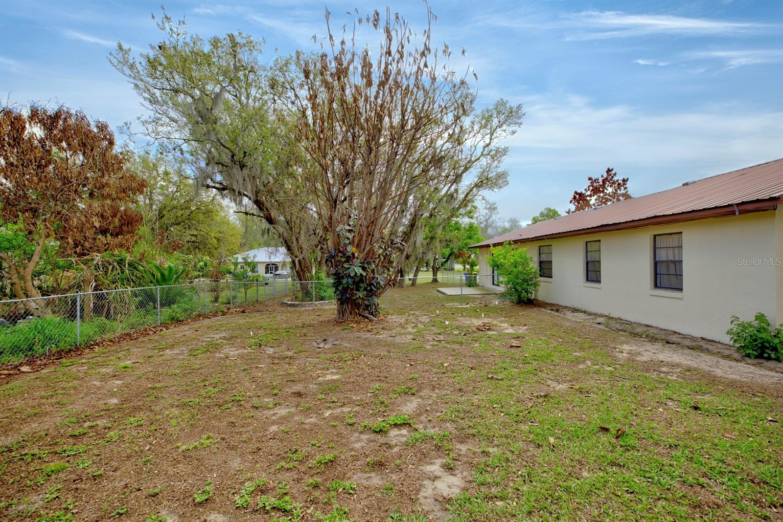 AVON PARK LAKES - Residential