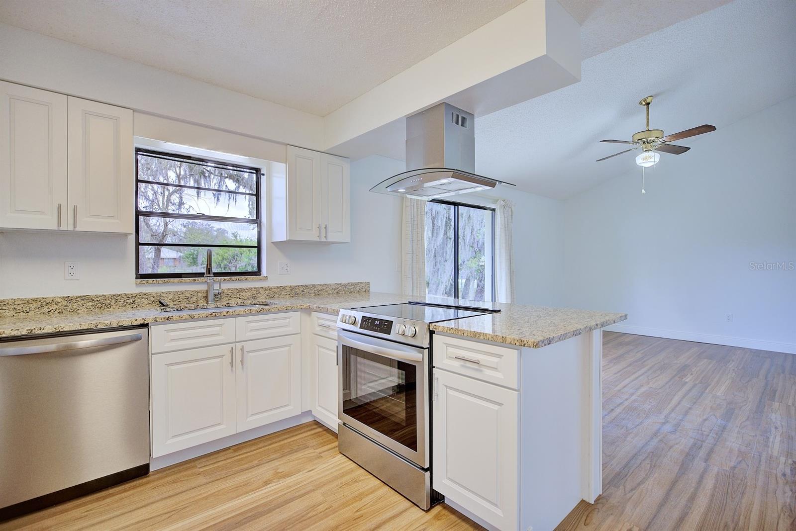 AVON PARK LAKES - Residential