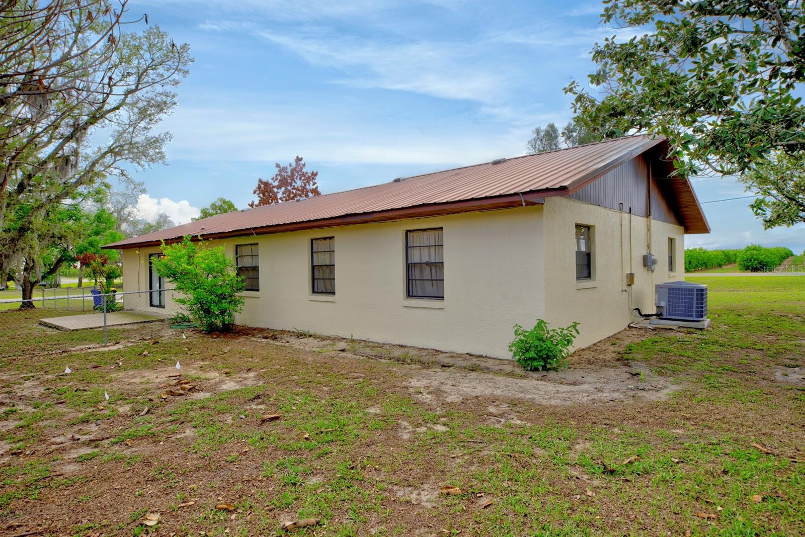 AVON PARK LAKES - Residential