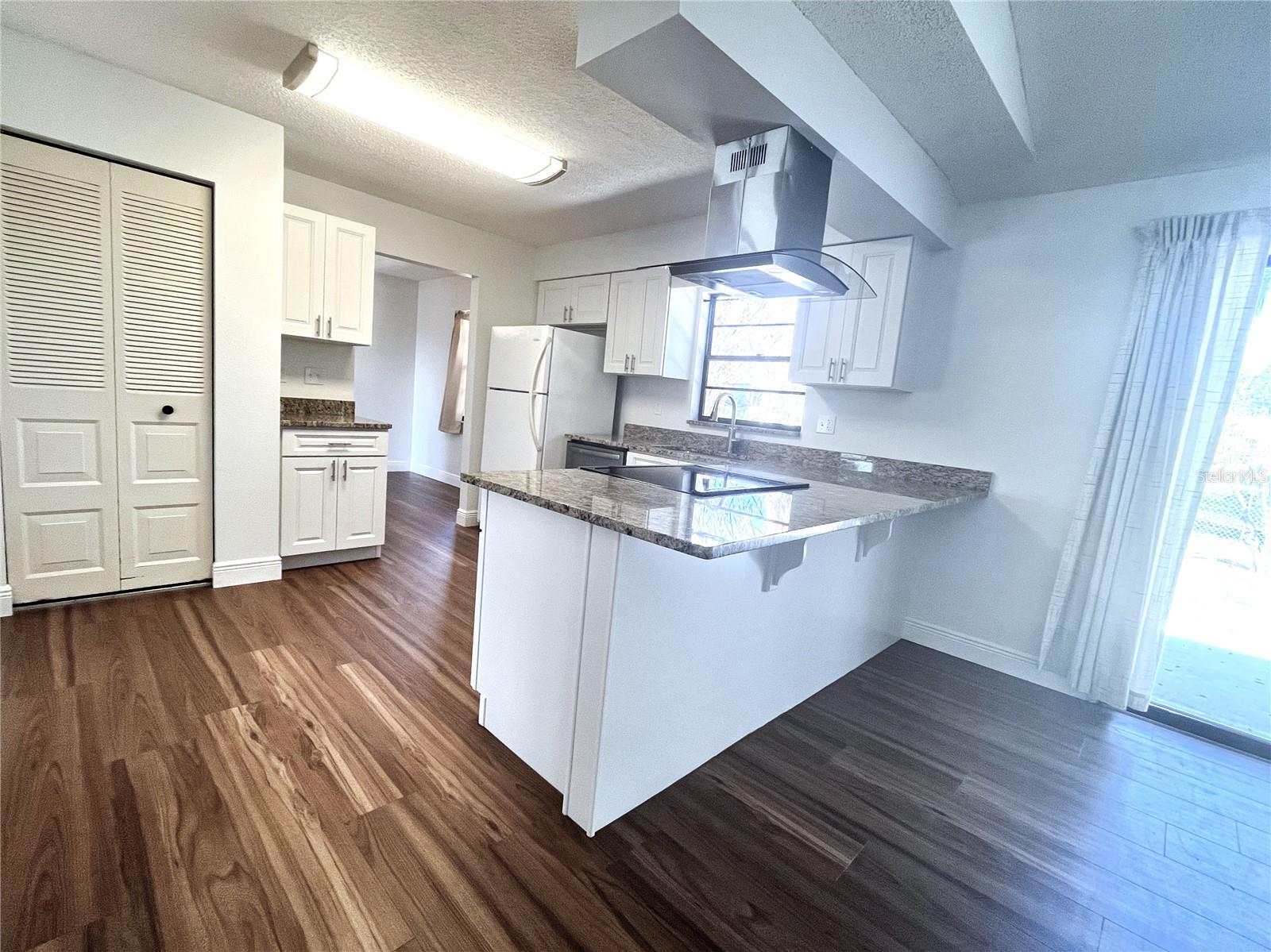 AVON PARK LAKES - Residential