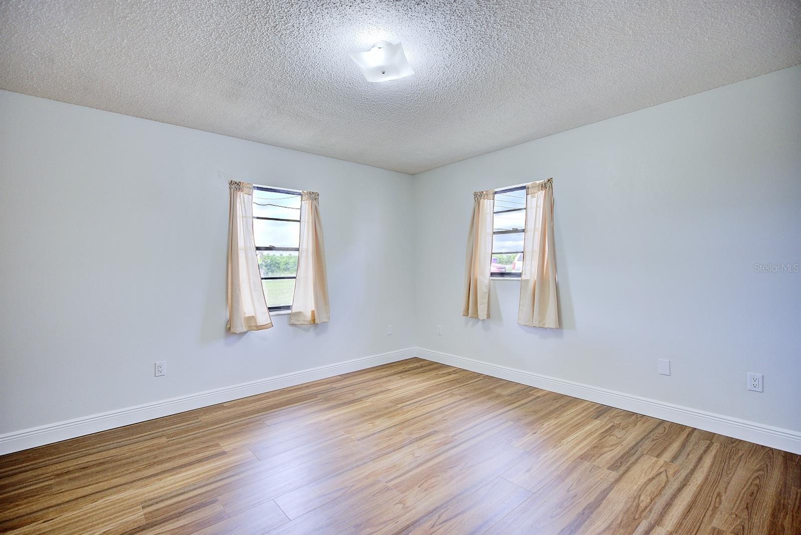 AVON PARK LAKES - Residential