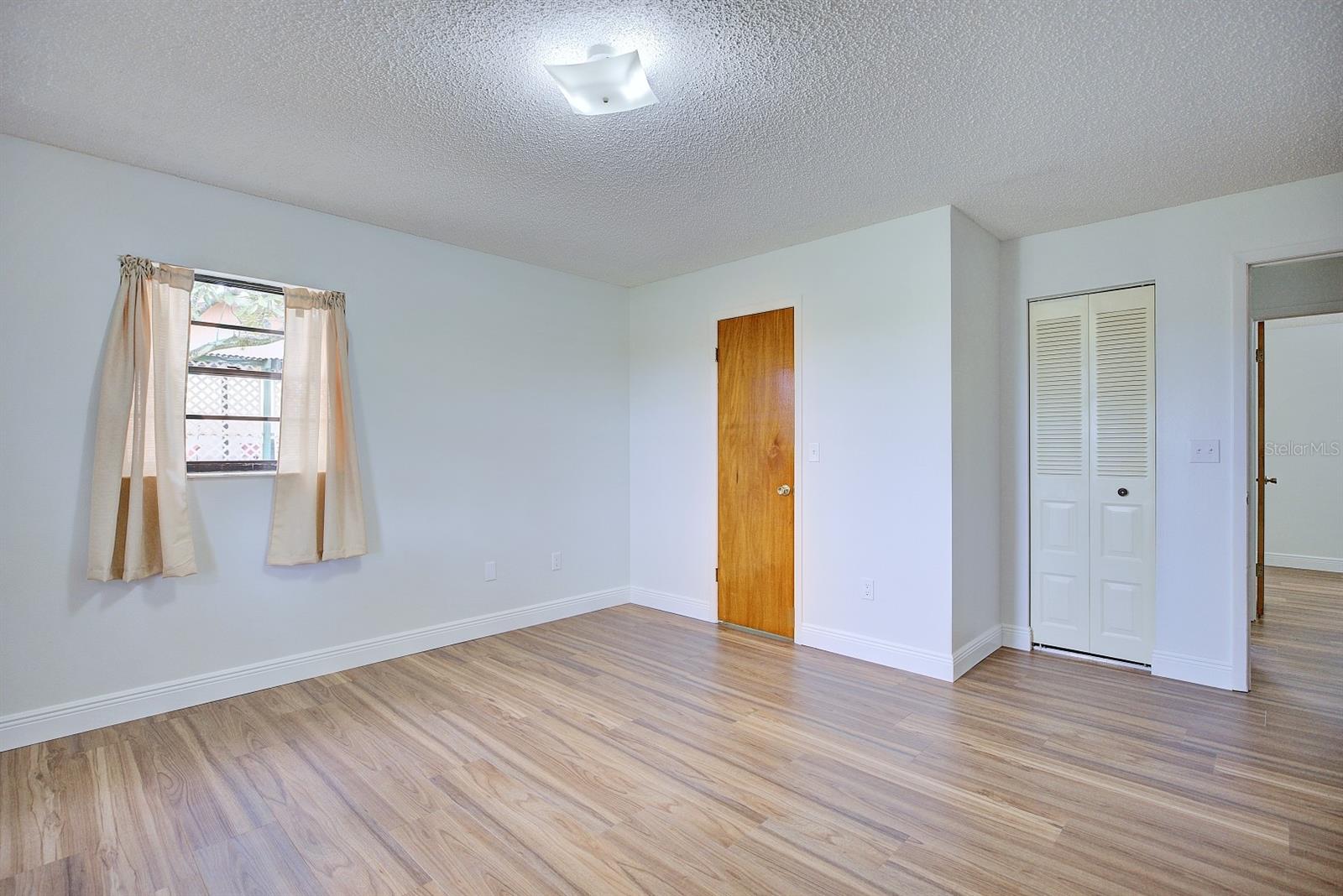 AVON PARK LAKES - Residential