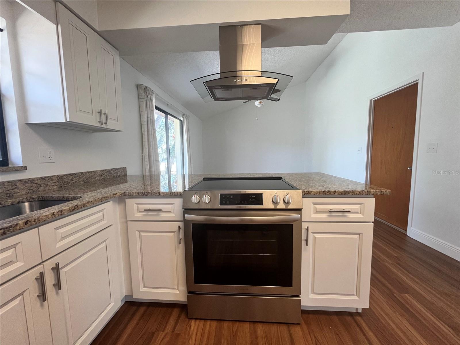 AVON PARK LAKES - Residential