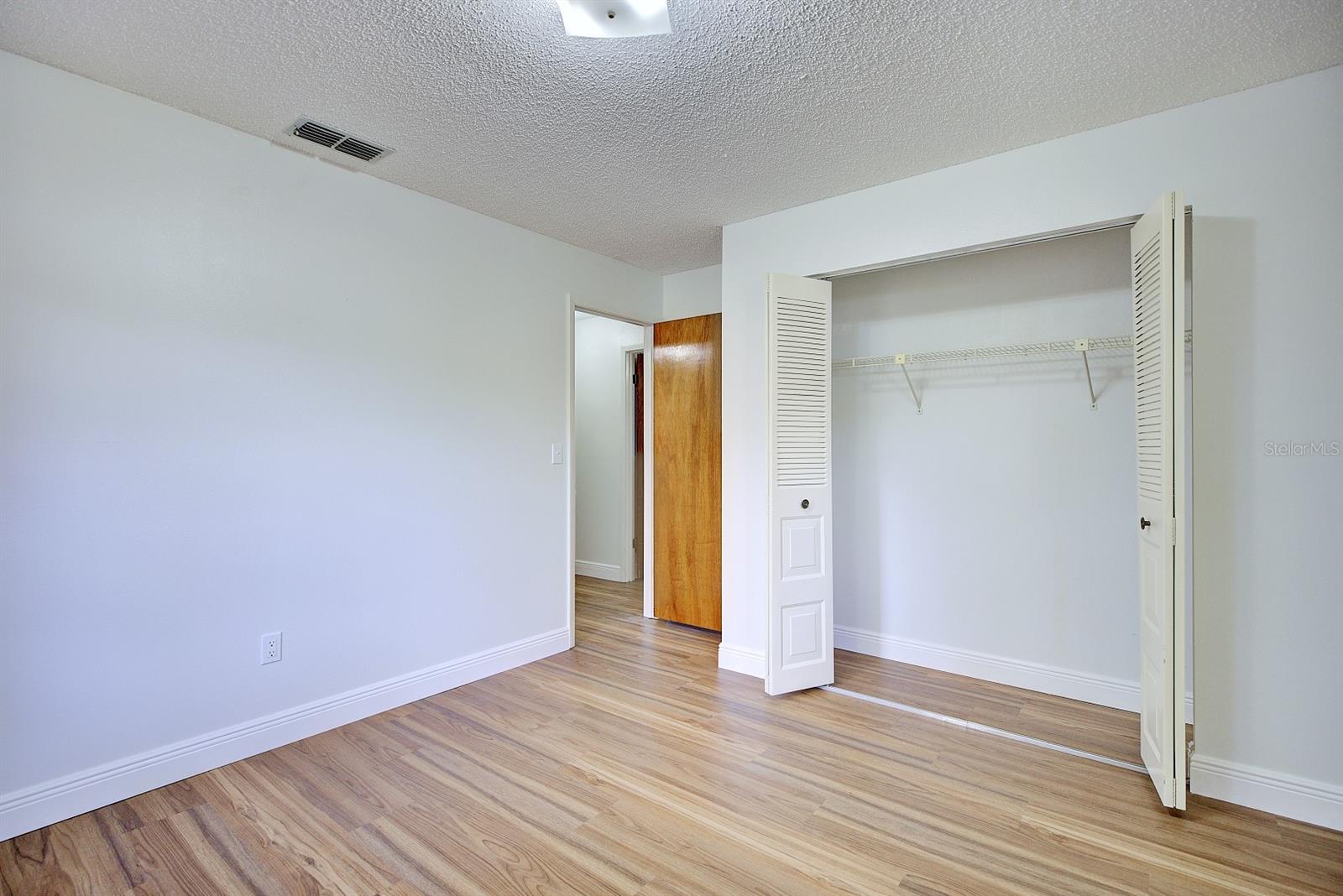 AVON PARK LAKES - Residential