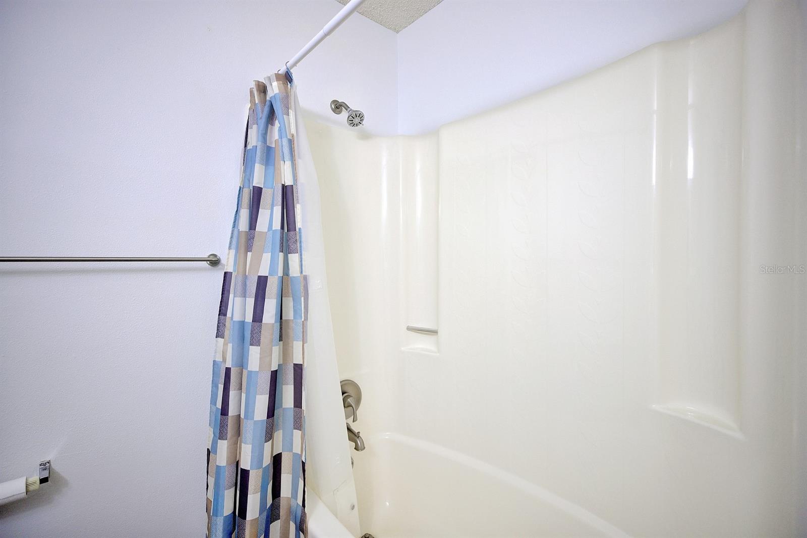 AVON PARK LAKES - Residential