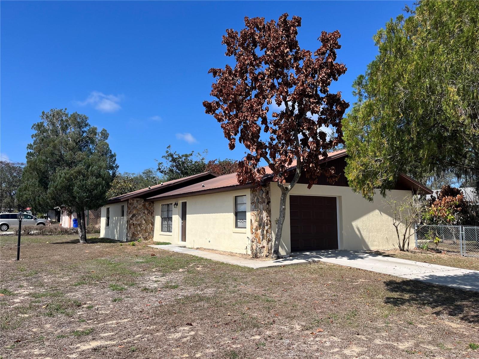 AVON PARK LAKES - Residential