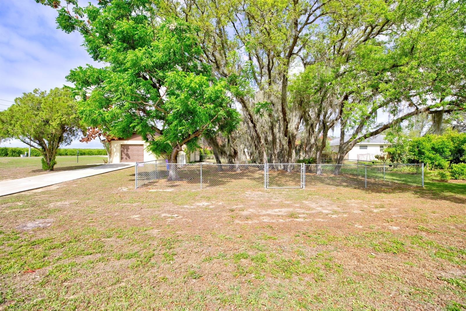 AVON PARK LAKES - Residential