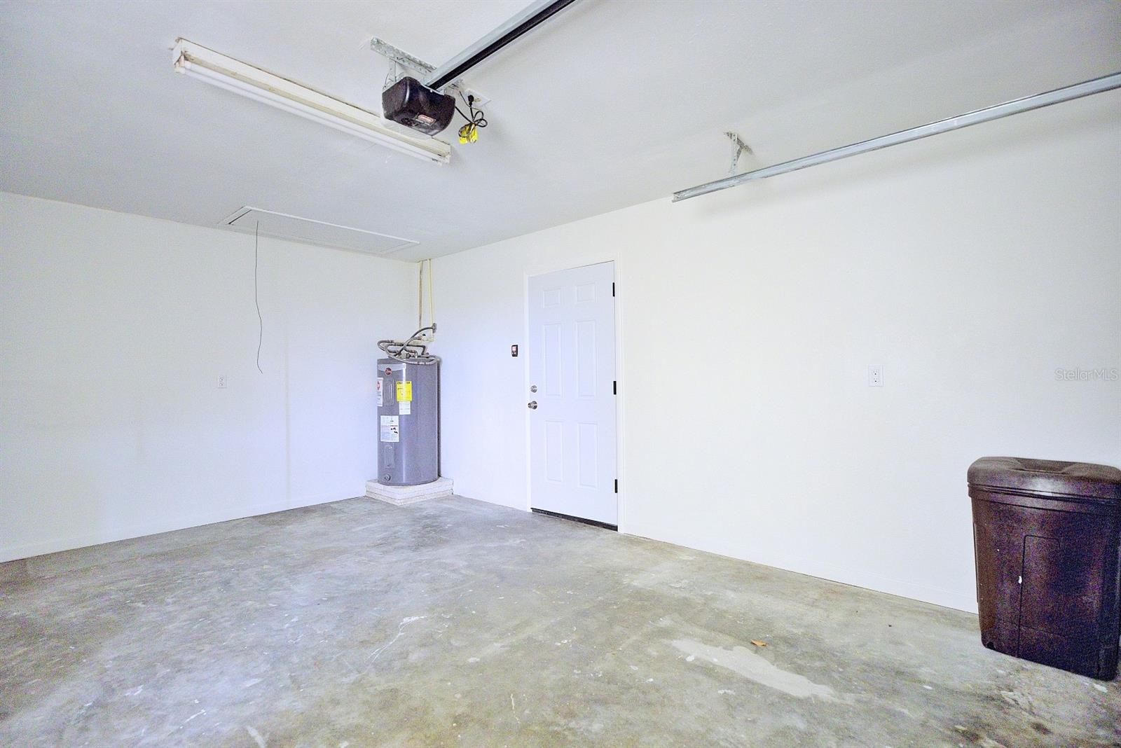 AVON PARK LAKES - Residential