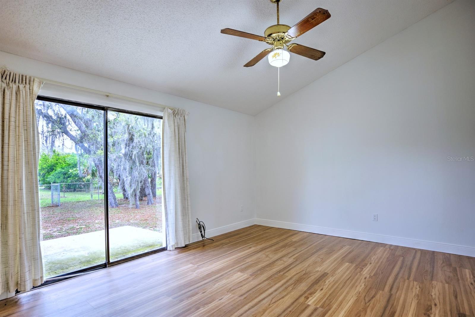 AVON PARK LAKES - Residential