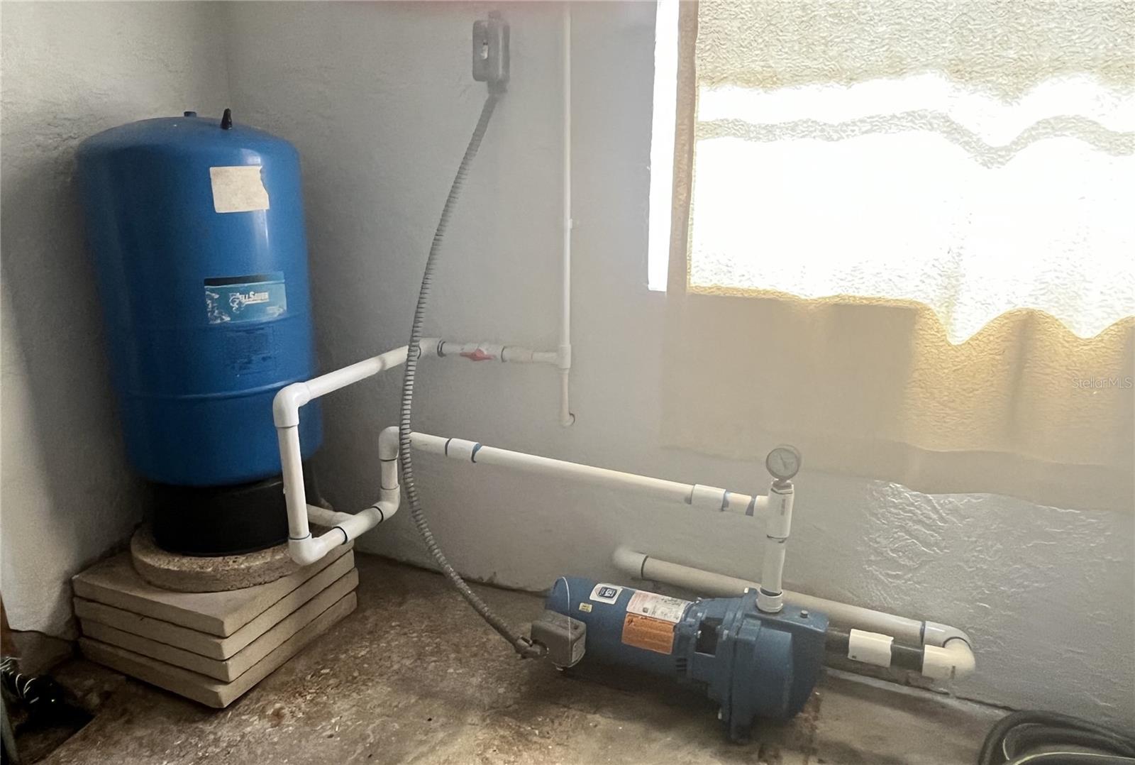 AVON PARK LAKES - Residential