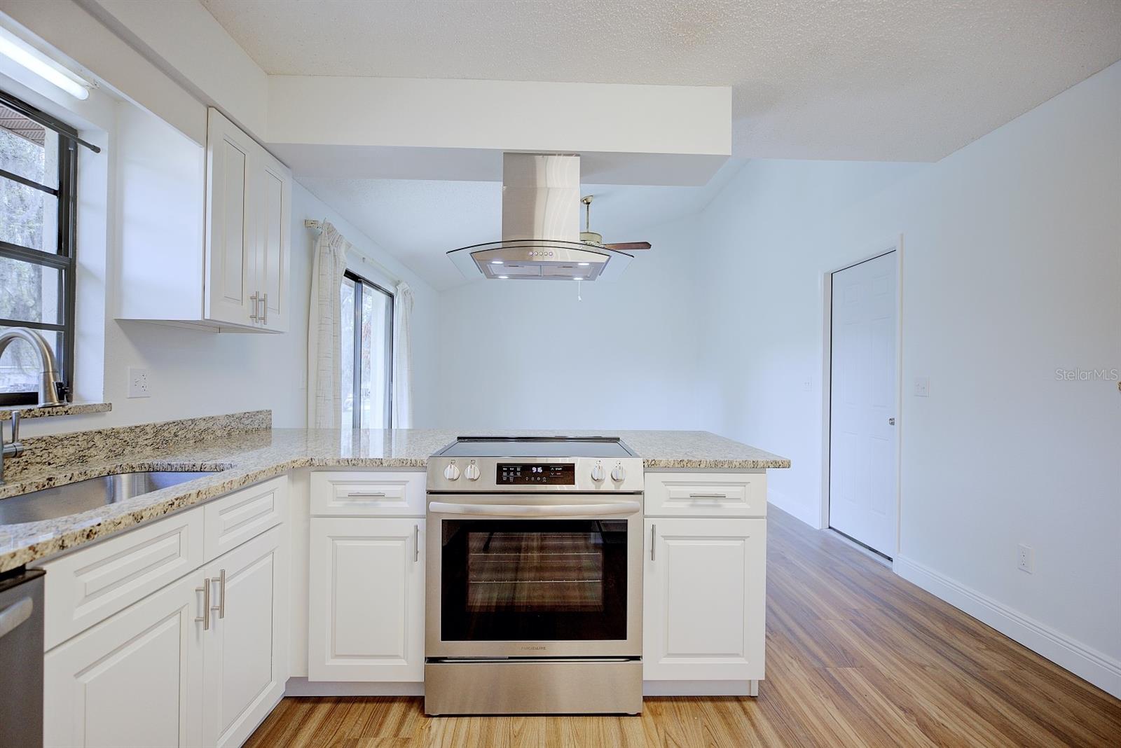 AVON PARK LAKES - Residential