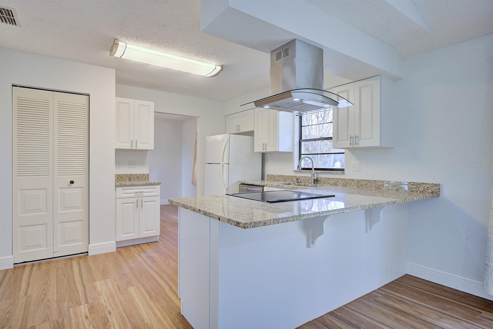 AVON PARK LAKES - Residential