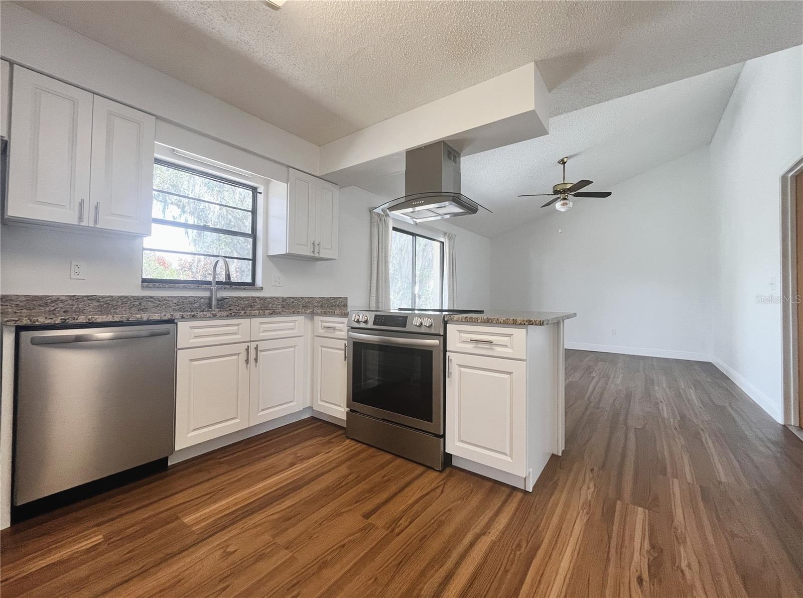 AVON PARK LAKES - Residential