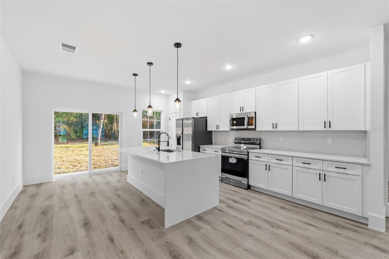 CITRUS SPGS UNIT 06 - Residential Lease