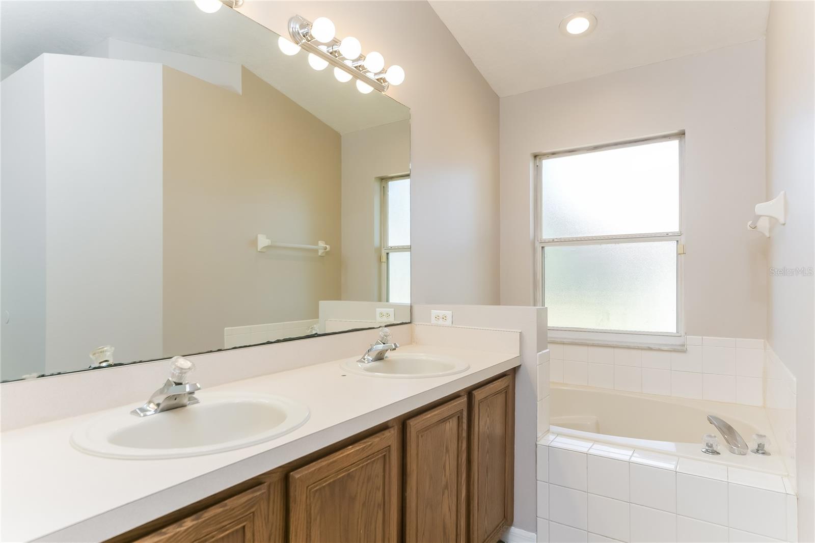 WILLOW CREEK PH 04 - Residential