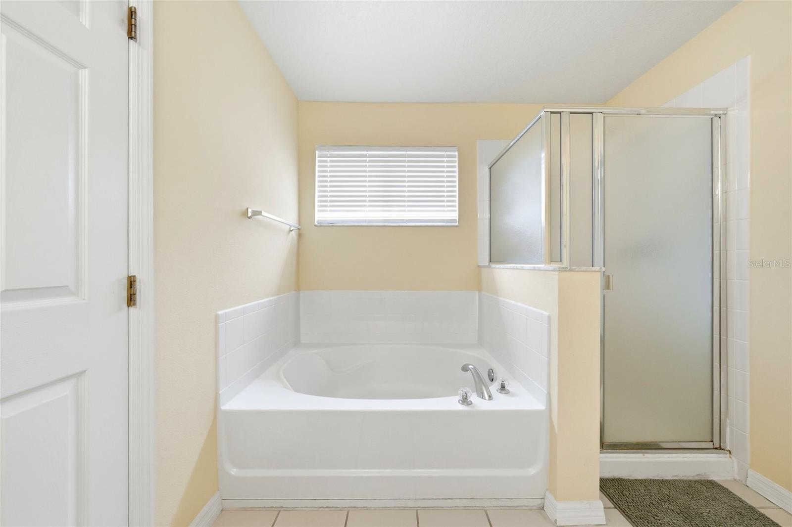 WINDWOOD BAY PH 02 - Residential