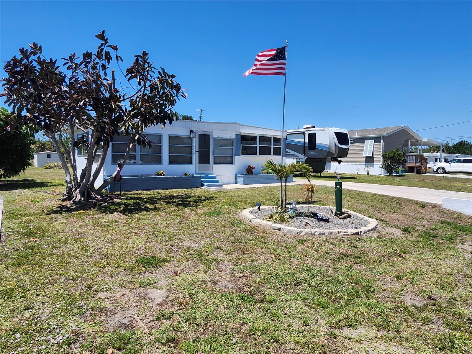 1252 KINGFISHER DRIVE