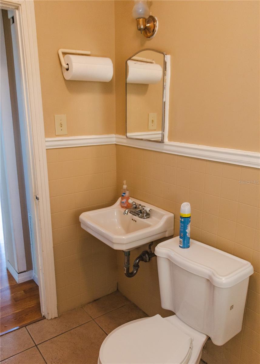 CITY ZEPHYRHILLS - Commercial Lease