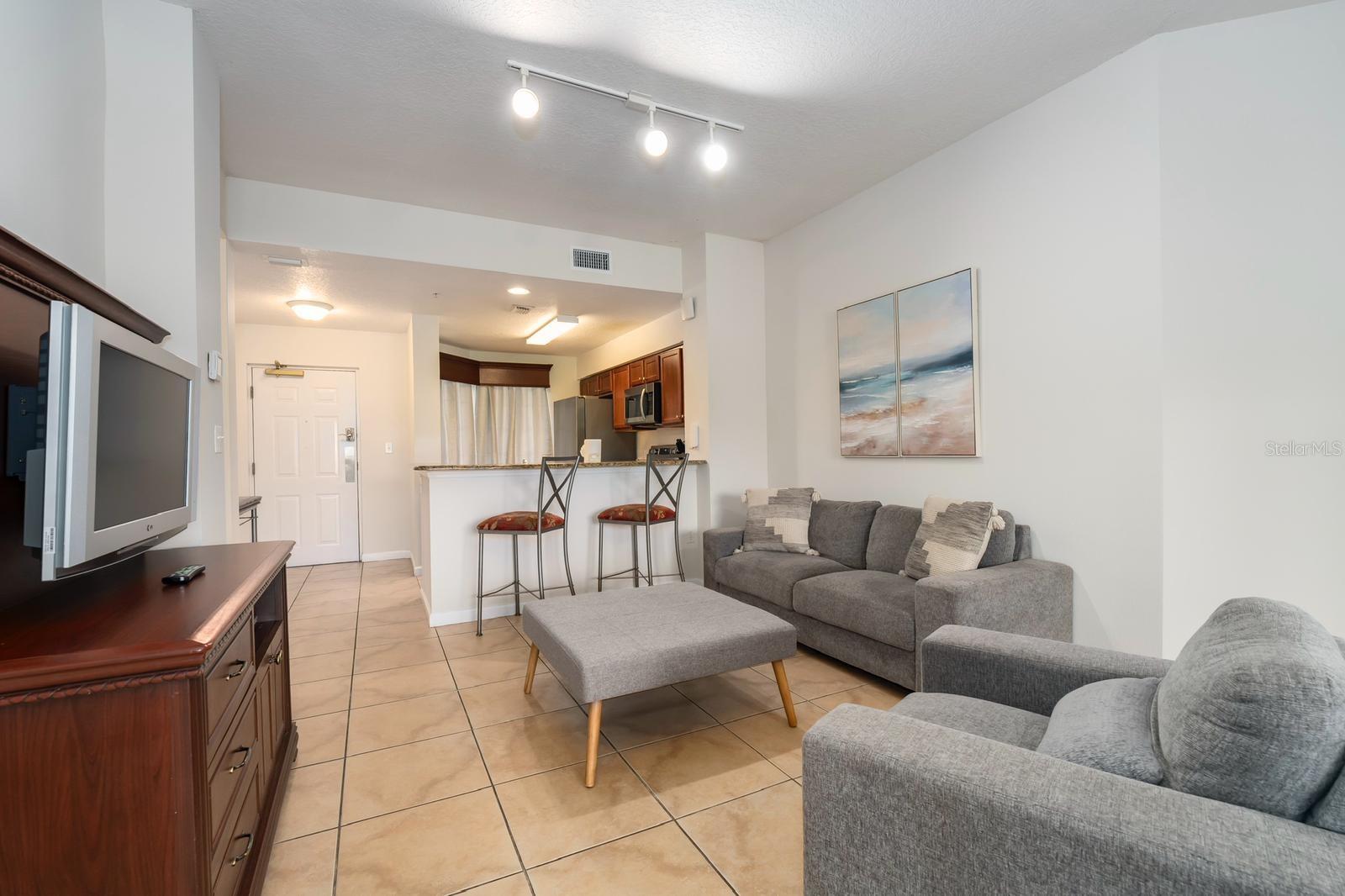 WORLDQUEST RESIDENCE - Residential