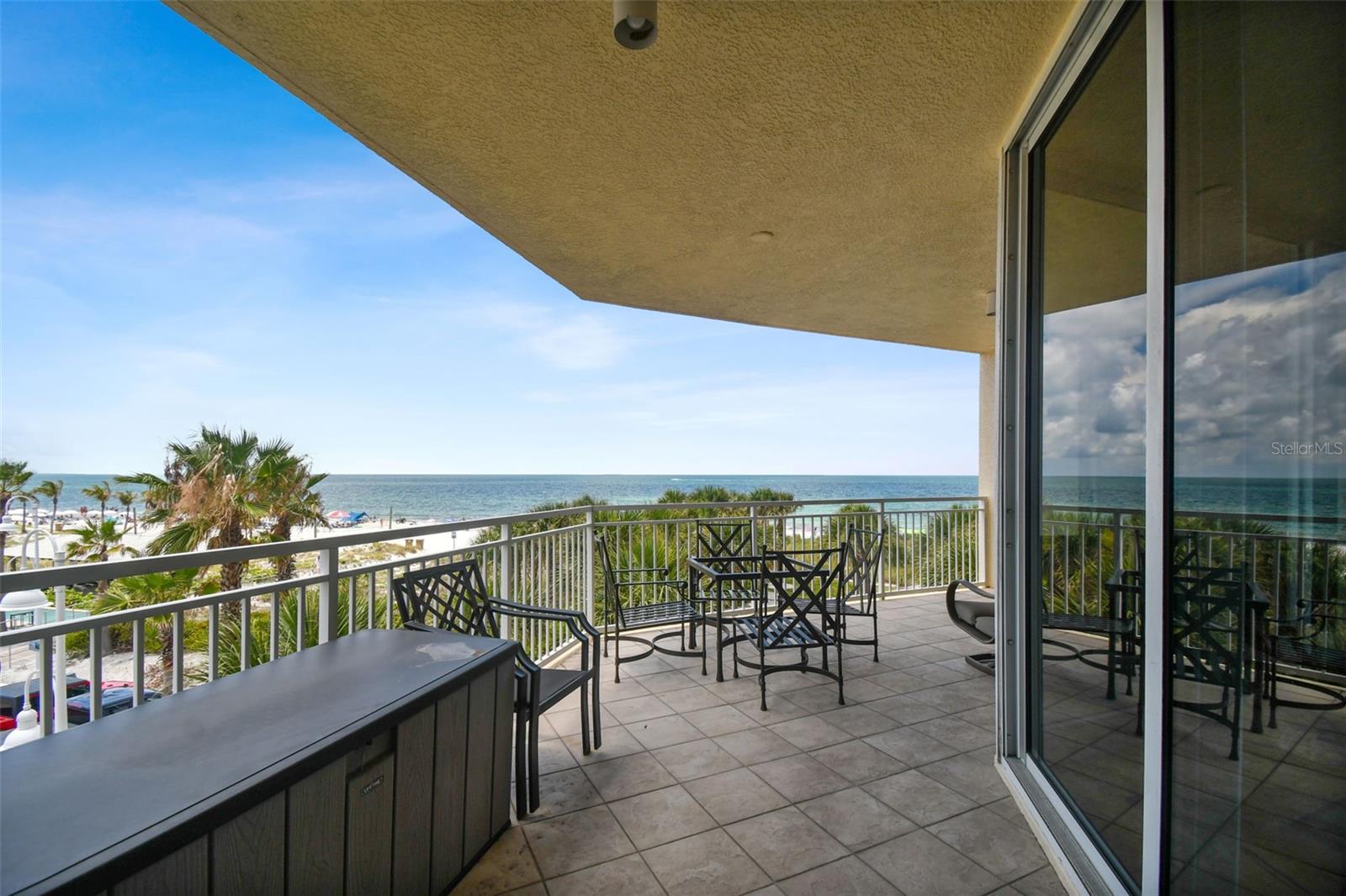 SERENO CONDO - Residential