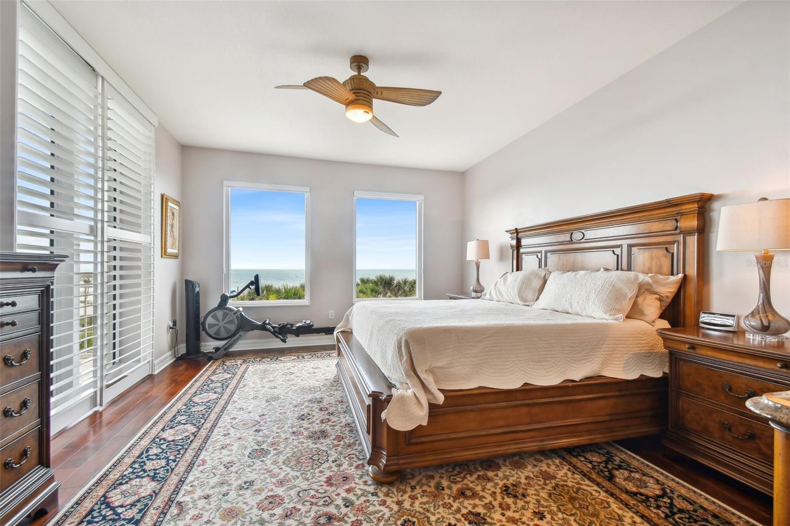 SERENO CONDO - Residential